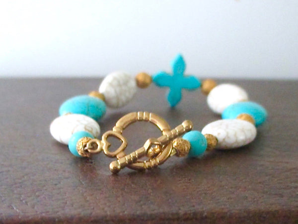 Howlite Bracelet with Turquoise and White Matrix Stones and Gold Clasp